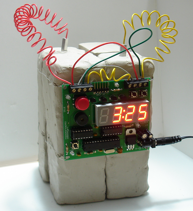 Defusable-alarm-Clock-1.jpg